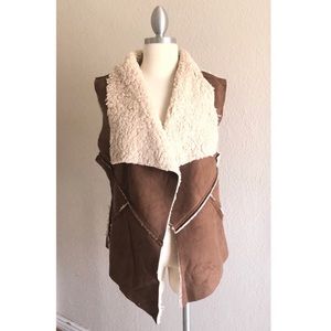 NWT Faux fur trim faux suede shearling vest size L